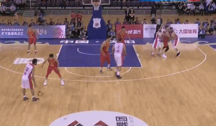 另一个角度看双方火爆冲突