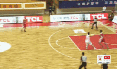 男篮帅气抢断+连续传球打出华丽团队篮球