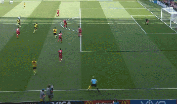 卢卡库挑射破门梅开二度