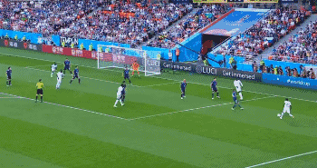 塞内加尔球员禁区左侧一脚爆射