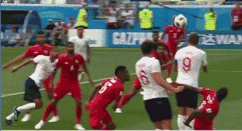 斯通斯利用任意球机会头球再度破门