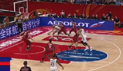 富尼耶反手上篮得首分