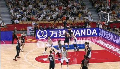  沃容采维奇弧顶三分正中靶心