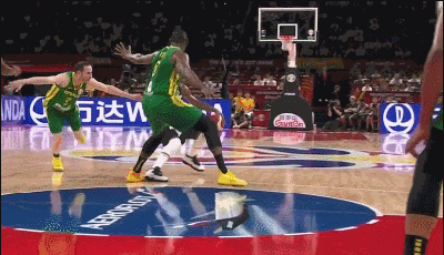 沃克不看人妙传特纳篮下取分