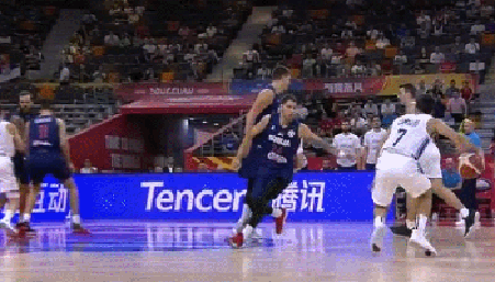 坎帕佐背传德里亚吃饼