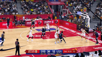 米切尔虚晃抛投打破得分荒