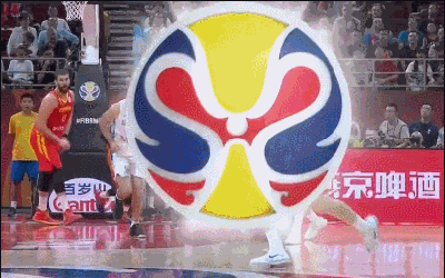  戈麦斯全速追身钉板大帽