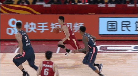 易建联追身大帽残忍拒绝对手