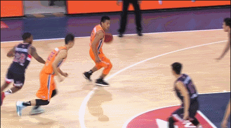 董瀚麟转手勾手打成2+1