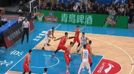 林书豪节奏大师上线突破后急停中距离美如画