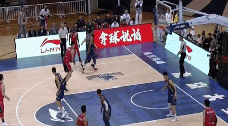 李慕豪接助攻无人防守一条龙暴扣技惊四座