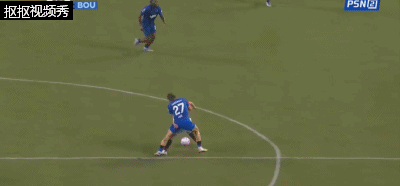 芒特快发任意球助攻多古单刀打进，曼联2-0伯恩茅斯