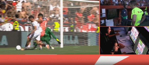 阿劳霍在禁区内绊倒塞维利亚前锋罗梅罗