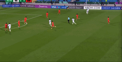 李浩再度扑出近点头球力保球门不失