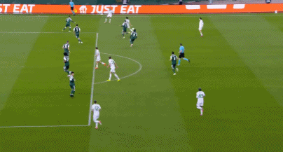 焦乌科夫斯基头球破门，帕纳辛纳科斯1-1罗马