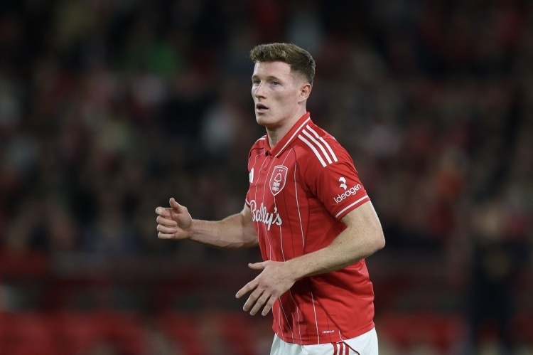 诺丁汉森林中场埃利奥特-安德森