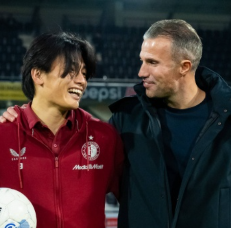 范佩西与上田绮世