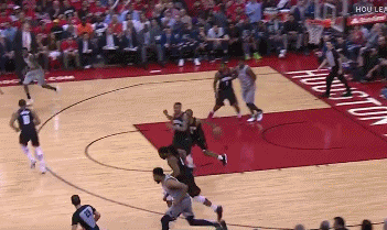 保罗写意击地妙传，助格林拔起三分命中！