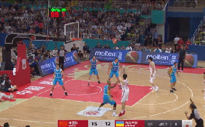 阿不冷射三分箭，一击命中！