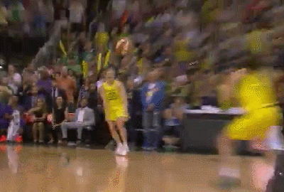 风暴老将苏伯德戴面具作战轰下22分