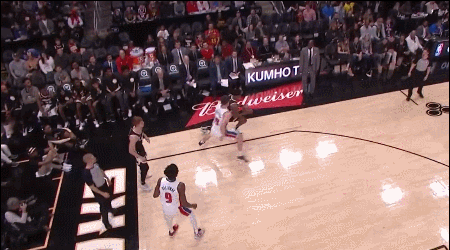 伍德镇守篮下迎面大帽雷迪什