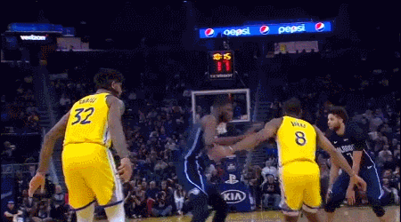 罗斯接球起飞反手劈扣技惊四座