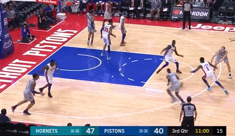 罗齐尔突破强硬打成2+1