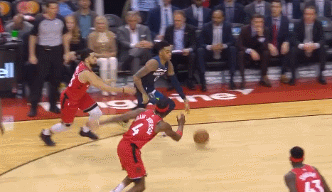 拉塞尔森林狼生涯首分