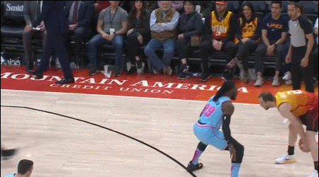 克拉克森底线切入拉杆上篮得手