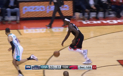 西亚卡姆连续变向打成上篮2+1