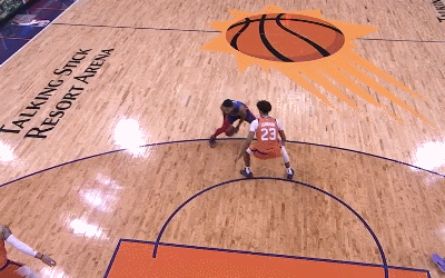 罗斯连续变向后快速转身完成抛投准绝杀