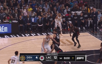 伦纳德抢断后前场接球反击暴扣