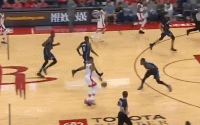 威少独闯龙潭突破上篮拿分