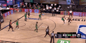 范弗里特左手上篮打平！！