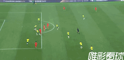 塞尔吉尼奥打门，被门将托出横梁