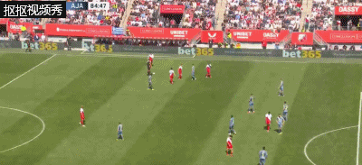 乌得勒支快发任意球，亚伦森远射贴地斩破门，乌得勒支4-0阿贾克斯