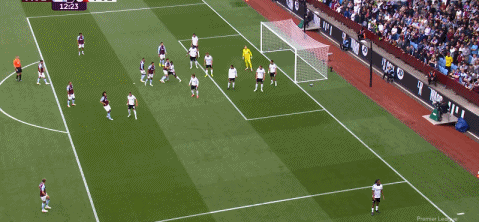 第35分钟，麦克尼尔爆射破门，埃弗顿2-0