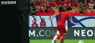 王钰栋远射被扑出