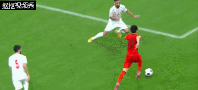 王钰栋内切射门太正被抱住