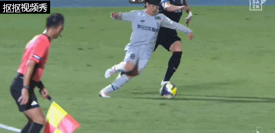 川崎前锋范沃梅斯科肯破坏福冈黄蜂反击机会两黄变一红退场，川崎前锋九人应战