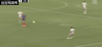 原大智禁区内被撞倒