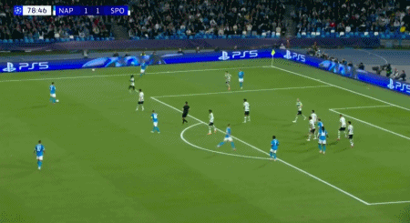 霍伊伦头顶脚踢完成双响