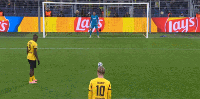 吉拉西罚失点球后补射破门梅开二度，多特蒙德2-0比利亚雷亚尔