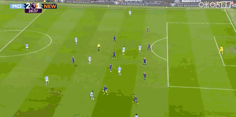 奥赖利头球破门梅开二度，曼城2-1纽卡斯尔联