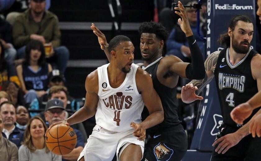 NBA季后赛历史上最大比分差是多少