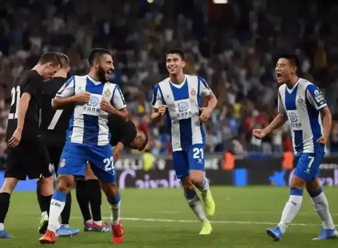 沙特联是跨年赛制吗