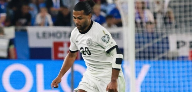 格纳布里首发出任前腰