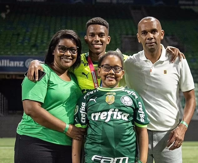 埃斯特旺与家人