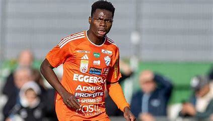 曼联挖角法甲拦截王朗斯中场桑加雷